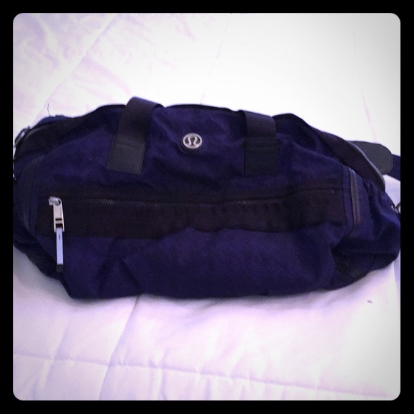 lululemon sports bag
